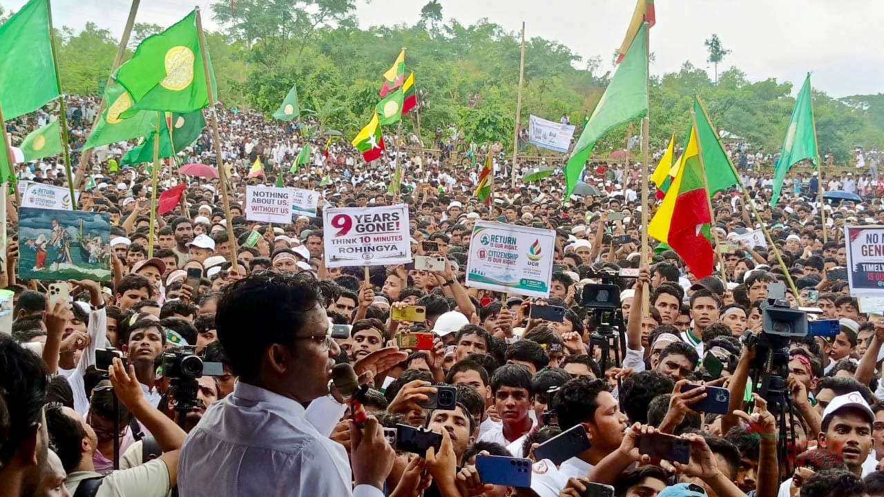 রোহিঙ্গা ঢলের ৯ বছর: উখিয়ায় লাখো রোহিঙ্গার সমাবেশ, রাখাইনে ফেরার আকুতি