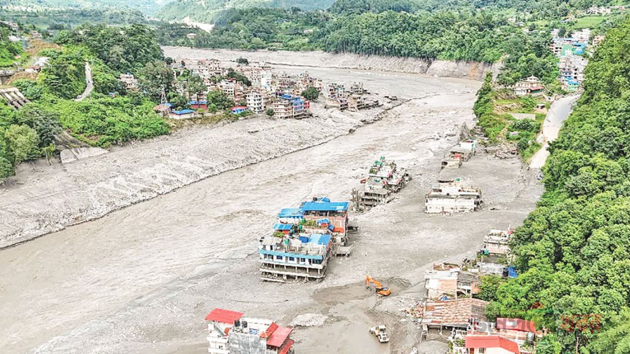 হড়পা বানে বিধ্বস্ত নেপাল, দায়ী কি শুধু প্রকৃতি