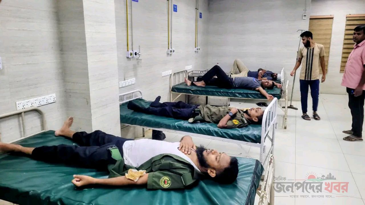 শজিমেকে হট্টগোল থামাতে গিয়ে ৪ আনসার আহত, আটক ৪